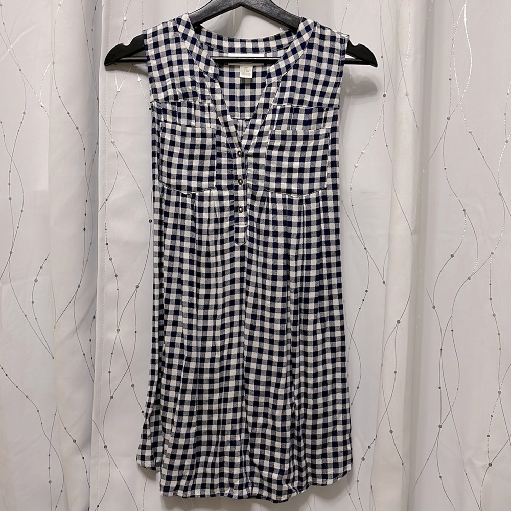 EUC Motherhood Maternity navy, cream gingham button-up v-neck tunic
